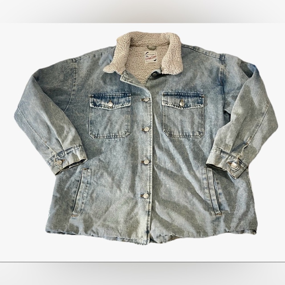 Woman’s Fleece lined jacket. (Medium)